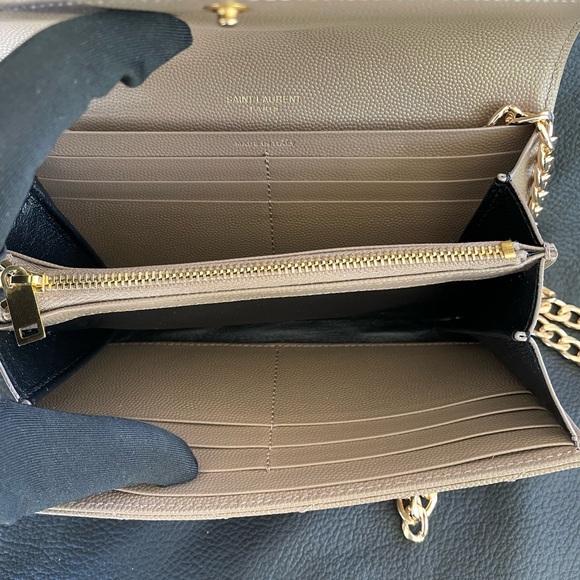 Saint Laurent Beige Cassandra Crossbody wallet with Gold Chain - Picture 7 of 14